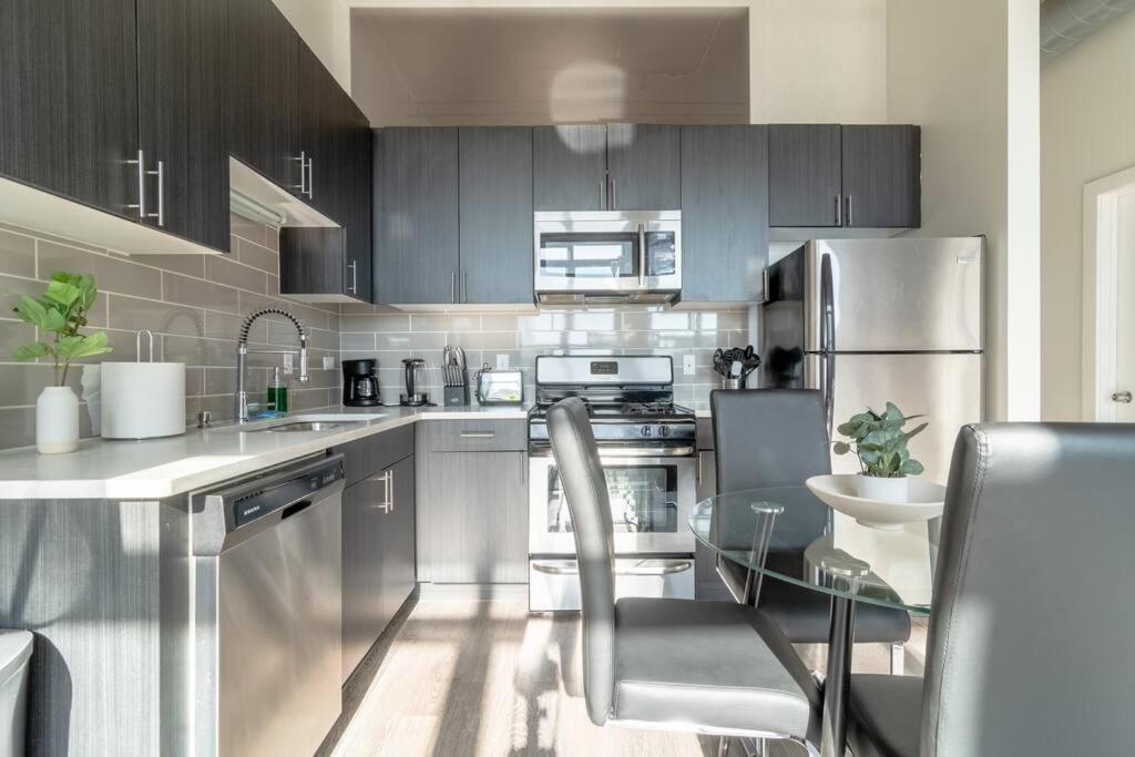 Mccormick Place Beautiful 2Br Apartment With Optional Parking Sleeps Up To 8 Near Soldier Field, Grant Park And Lakefront Trail شيكاغو المظهر الخارجي الصورة