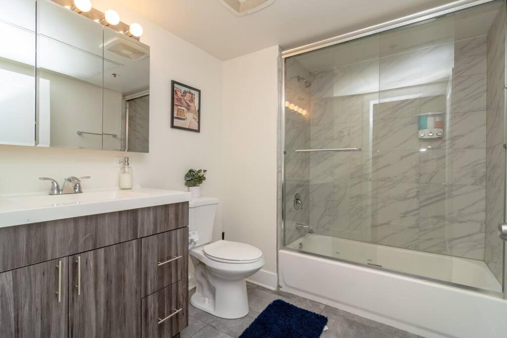 Mccormick Place Beautiful 2Br Apartment With Optional Parking Sleeps Up To 8 Near Soldier Field, Grant Park And Lakefront Trail شيكاغو المظهر الخارجي الصورة