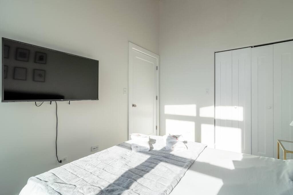 Mccormick Place Beautiful 2Br Apartment With Optional Parking Sleeps Up To 8 Near Soldier Field, Grant Park And Lakefront Trail شيكاغو المظهر الخارجي الصورة