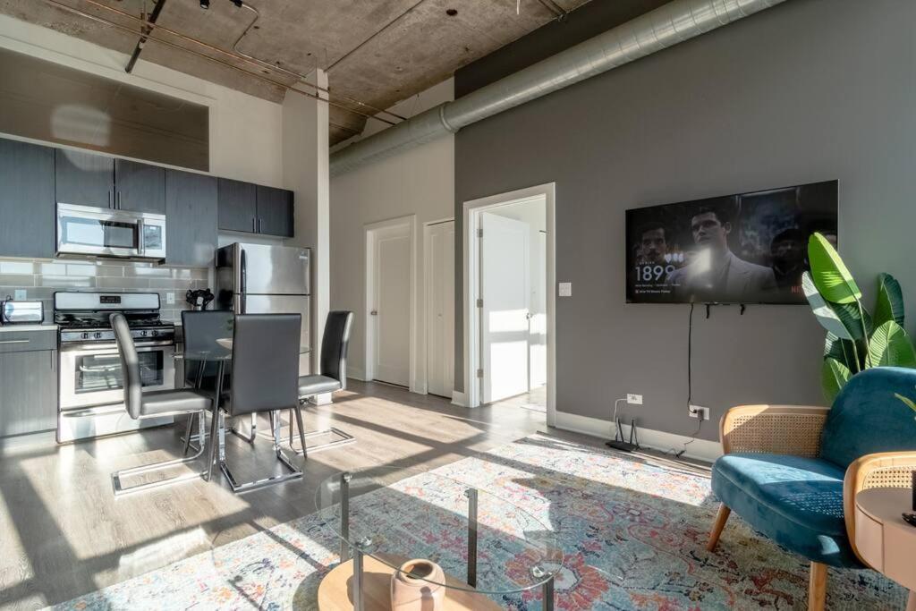 Mccormick Place Beautiful 2Br Apartment With Optional Parking Sleeps Up To 8 Near Soldier Field, Grant Park And Lakefront Trail شيكاغو المظهر الخارجي الصورة